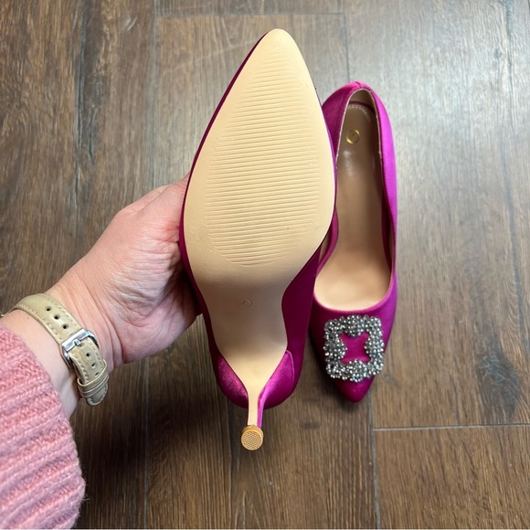 Women's Stiletto Classic Pointed Toe high heel with Jewel Buckle SZ 7 - Picture 5 of 5